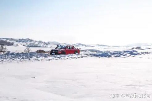 越野型 越野心 越野趣 开着2023款越野炮劲擎玩雪