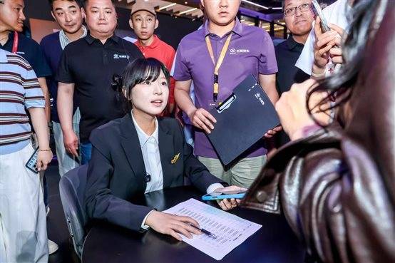 人生无界 百变趣野 真新能源皮卡长城炮Hi4-T北京车展正式预售