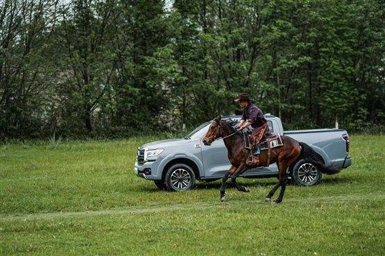 人生无界 百变趣野 真新能源皮卡长城炮Hi4-T北京车展正式预售